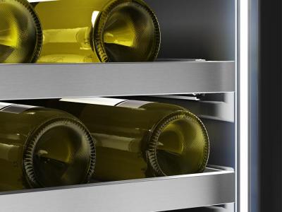 24" Zephyr Full Size Single Zone Wine Cooler - PRW24F01CG