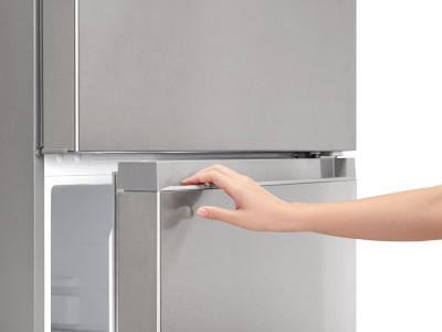 30" Midea 18.1 Cu. Ft. Top Freezer Refrigerator with Energy Star - MRT18D3BST