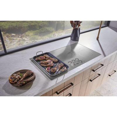30" Monogram Induction Cooktop with Electronic Touch in Silver - ZHU30RSTSS