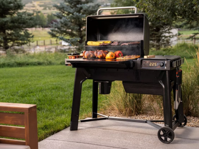 Traeger Woodridge Pellet Grill - TFB86MLH